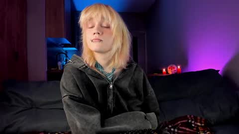 Snapshot of gregory_byyrd chatting on 1, 2, 2025 Greg-independent model online show from 1, 2, 2025