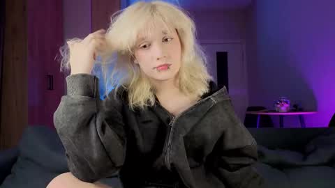 Snapshot of gregory_byyrd chatting on 19, 9, 2025 Greg-independent model online show from 19, 9, 2025