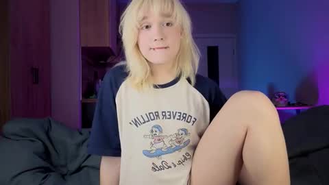 Snapshot of gregory_byyrd chatting on 26, 9, 2025 Greg-independent model online show from 26, 9, 2025