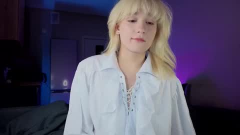 Snapshot of gregory_byyrd chatting on 28, 9, 2025 Greg-independent model online show from 28, 9, 2025