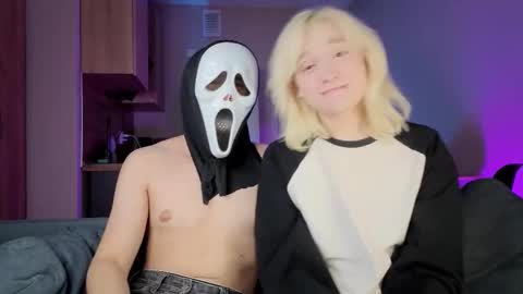 Snapshot of gregory_byyrd chatting on 12, 10, 2025 Greg-independent model online show from 12, 10, 2025