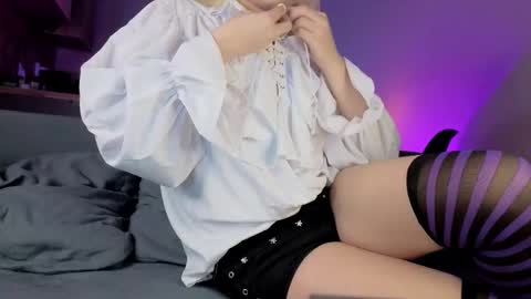 Snapshot of gregory_byyrd chatting on 30, 10, 2025 Greg-independent model online show from 30, 10, 2025