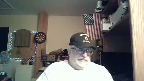Snapshot of gripthisniceandhard001 chatting on 21, 12, 2025 gripthisniceandhard001 online show from 21, 12, 2025