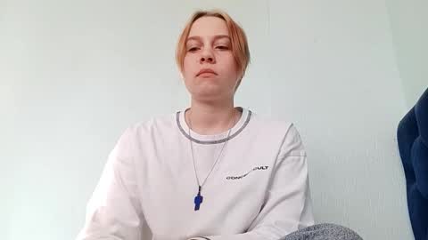 Snapshot of gudrunpienta chatting on 8, 11, 2025 Kira online show from 8, 11, 2025