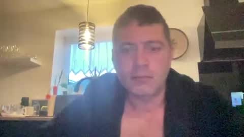 Snapshot of guil0 chatting on 25, 10, 2025 guil0 online show from 25, 10, 2025
