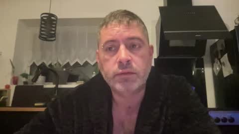 Snapshot of guil0 chatting on 31, 10, 2025 guil0 online show from 31, 10, 2025