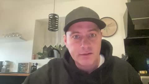 Snapshot of guil0 chatting on 14, 1, 2026 guil0 online show from 14, 1, 2026