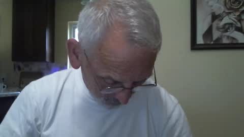 Snapshot of gulfcoast1952 chatting on 12, 2, 2025 Roy online show from 12, 2, 2025