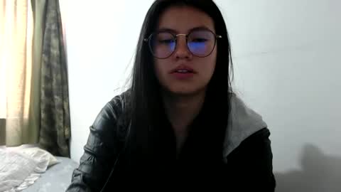 Vane blonde and Hazell black hair online show from 6, 11, 2025