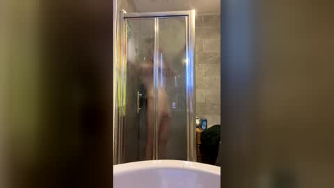 Snapshot of guyzill256 chatting on 19, 12, 2025 Workmans cam online show from 19, 12, 2025