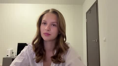 Mia online show from 3, 6, 2026