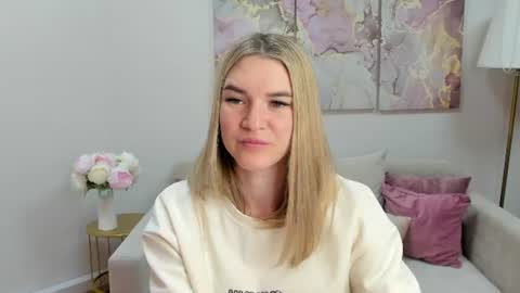 Snapshot of gwensmitt chatting on 20, 7, 2026 gwensmitt online show from 20, 7, 2026