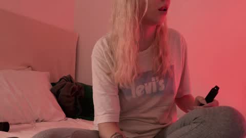 Snapshot of h2h0e chatting on 5, 12, 2024 Lana online show from 5, 12, 2024