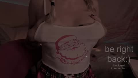 Snapshot of h2h0e chatting on 26, 9, 2025 Lana online show from 26, 9, 2025