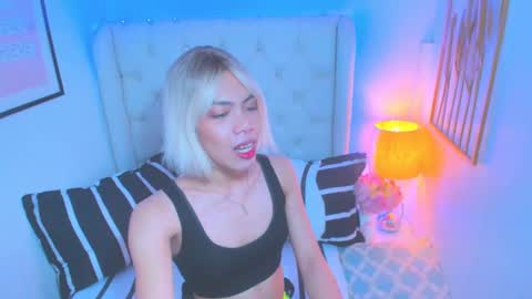 HAILEE HORNY online show from 10, 2, 2025