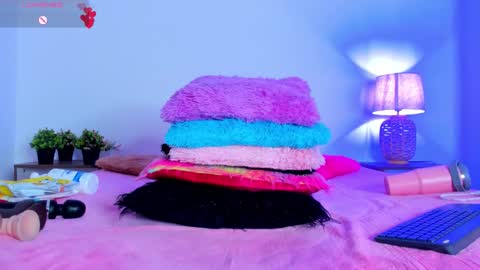 Snapshot of hailey_hadid chatting on 16, 12, 2025 hailey_hadid online show from 16, 12, 2025