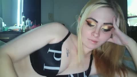 Snapshot of haileyakuma69 chatting on 16, 12, 2024 Hailey and d online show from 16, 12, 2024