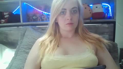 Snapshot of haileyakuma69 chatting on 3, 3, 2025 Hailey and d online show from 3, 3, 2025