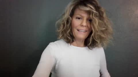 Snapshot of haileys123 chatting on 12, 6, 2026 Hailey online show from 12, 6, 2026