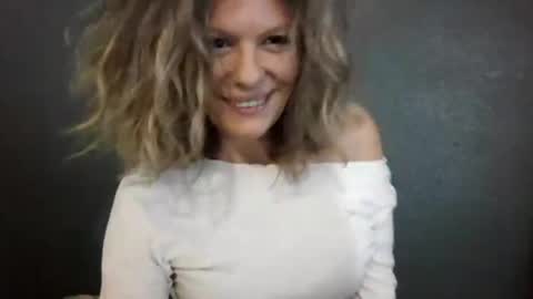 Snapshot of haileys123 chatting on 28, 7, 2026 Hailey online show from 28, 7, 2026