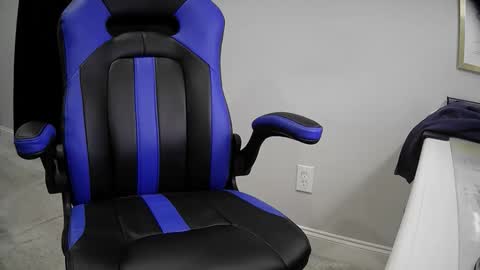 Snapshot of hairbear63 chatting on 30, 11, 2025 HairBear63 online show from 30, 11, 2025