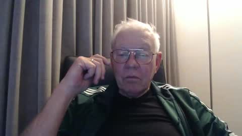 Snapshot of hairylover461681298 chatting on 9, 12, 2024 hairylover461681298 online show from 9, 12, 2024