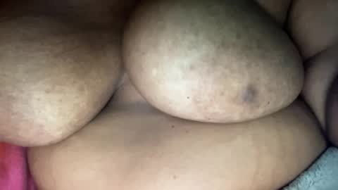Snapshot of hairypussy_bigtits0 chatting on 20, 7, 2026 Horny online show from 20, 7, 2026