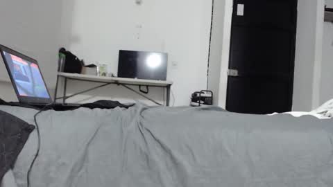 halfenaked17 online show from 18, 11, 2025