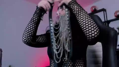 Snapshot of halley_ravenn chatting on 18, 5, 2026 halley_ravenn online show from 18, 5, 2026