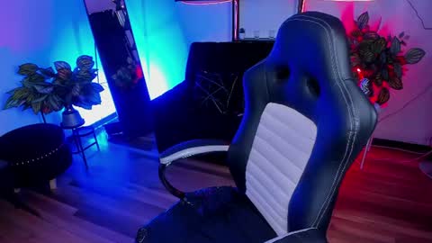 halley_ravenn online show from 22, 7, 2026