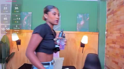 Halley Lorens online show from 20, 3, 2026