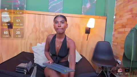 Halley Lorens online show from 24, 3, 2026