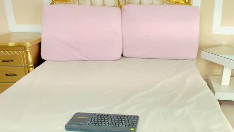 Snapshot of halliestone chatting on 10, 1, 2026 Hallie Stone online show from 10, 1, 2026