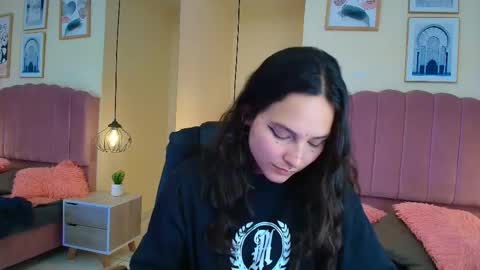 hanabie_ online show from 10, 3, 2026