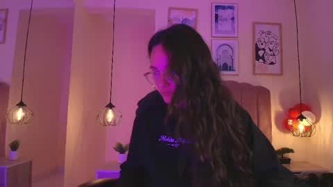 hanabie_ online show from 17, 4, 2026