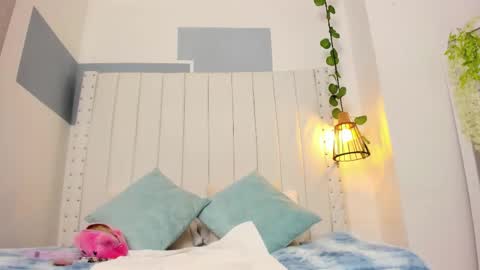 hanah_gray online show from 12, 9, 2025