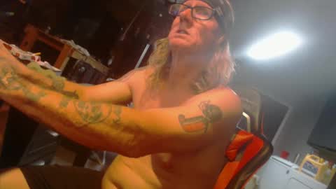 Snapshot of handyman5303 chatting on 29, 12, 2024 Handystudman online show from 29, 12, 2024