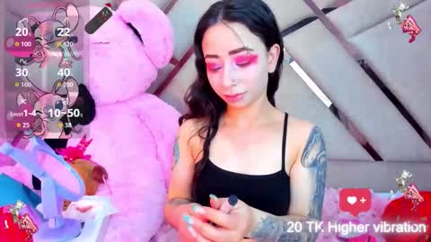 Snapshot of hanna_azumi_ chatting on 12, 10, 2025 hanna online show from 12, 10, 2025