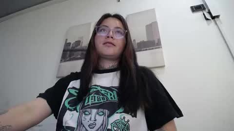 Snapshot of hanna_hot77 chatting on 17, 4, 2026 mara online show from 17, 4, 2026