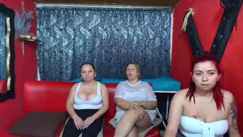 Snapshot of hanna_mature01 chatting on 1, 3, 2025 Hanna online show from 1, 3, 2025