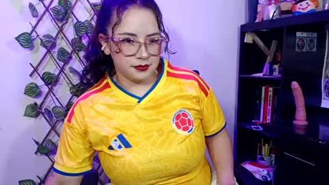 Snapshot of hanna_moons chatting on 4, 7, 2026 hanna_moons online show from 4, 7, 2026