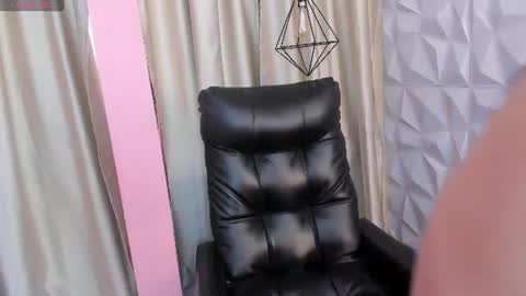 hannabackerr online show from 30, 6, 2026