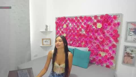 Snapshot of hannah_miller_1 chatting on 27, 9, 2025 Hannah Miller online show from 27, 9, 2025