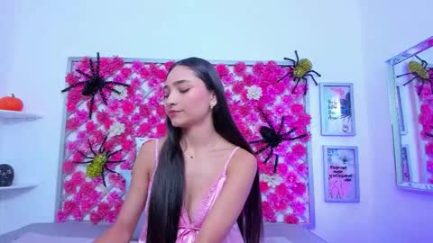 Hannah Miller online show from 29, 10, 2025