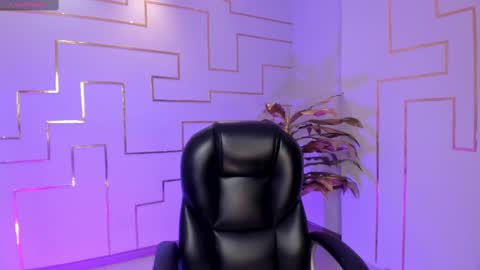 Snapshot of hannahjamesx chatting on 8, 9, 2025 HANNAH J online show from 8, 9, 2025