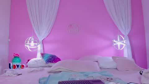 Snapshot of hannahpage chatting on 24, 12, 2024 Hannah online show from 24, 12, 2024