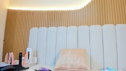 Snapshot of hanny_thomson chatting on 5, 6, 2026 Hanny online show from 5, 6, 2026