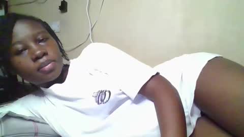 Snapshot of happy_dimple chatting on 18, 9, 2025 happy_dimple online show from 18, 9, 2025