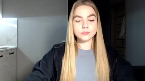 Snapshot of happy_fox_ chatting on 11, 3, 2025 happy_fox_ online show from 11, 3, 2025