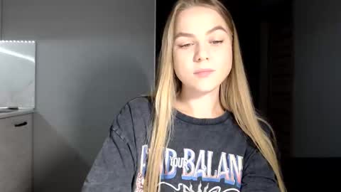 Snapshot of happy_fox_ chatting on 6, 10, 2025 happy_fox_ online show from 6, 10, 2025